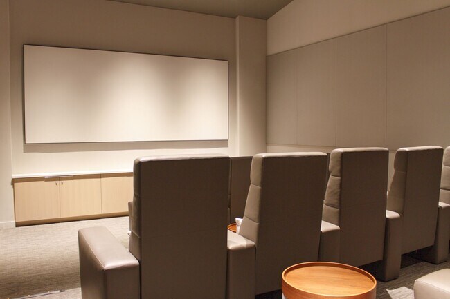 Building Photo - Central AC. Two Swimming Pools. Ocean view. (RRLLC)