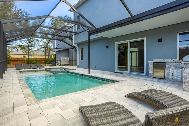 Building Photo - 2700 N Myrtle Ave