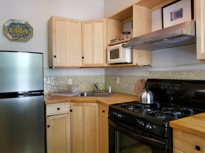 Building Photo - 18 Schermerhorn St