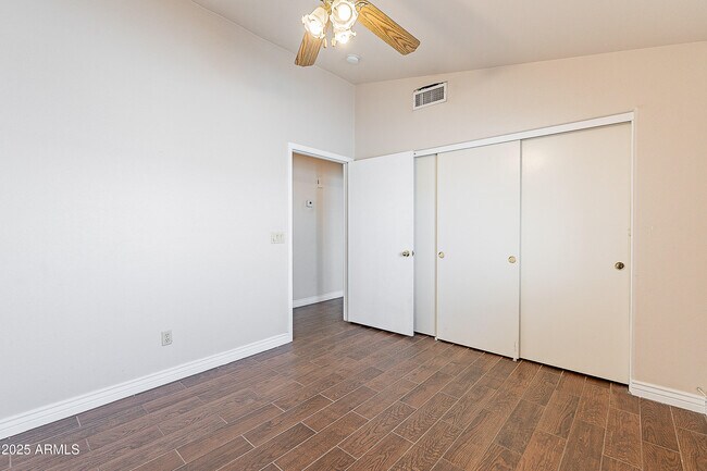 Building Photo - 7732 W Rancho Dr