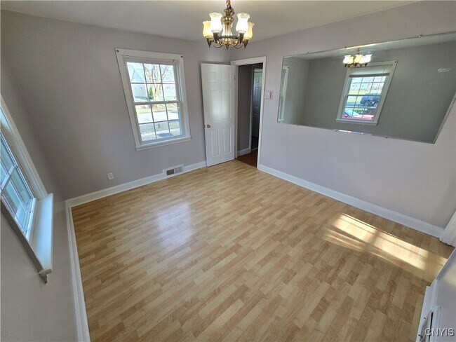 Building Photo - 532 Orwood Pl