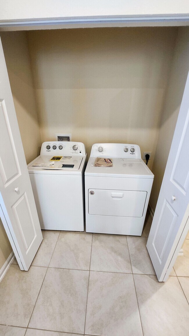 Building Photo - 365 Coastline Wy