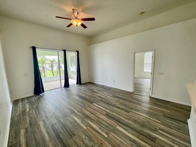 Building Photo - 611 Terranova Dr