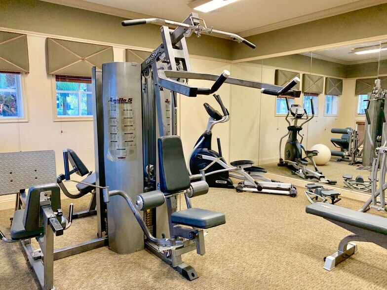 Building Photo - 815 W Boynton Beach Blvd