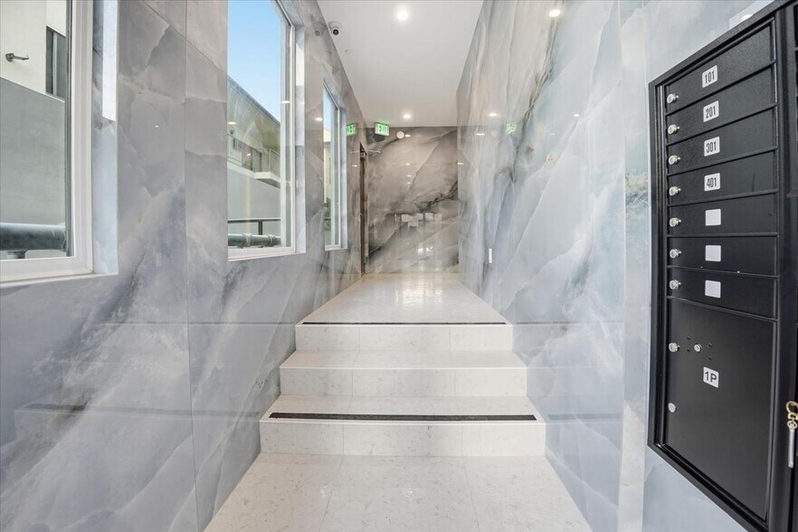 Building Photo - 1820 Prosser Ave