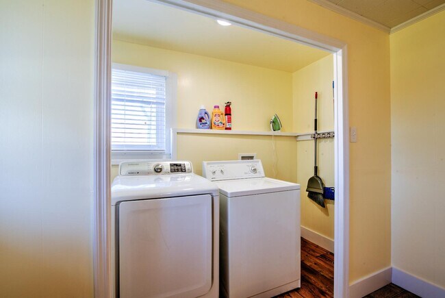 Building Photo - 1624 Edgemont Ave