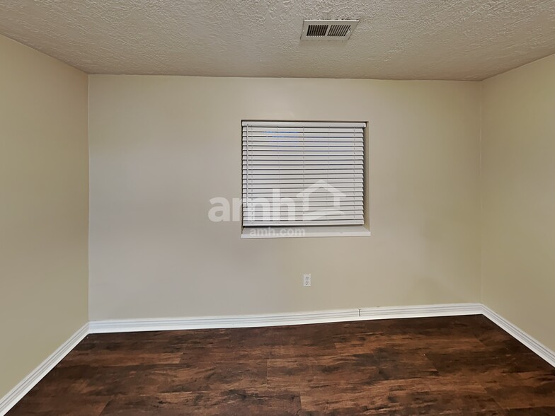 Building Photo - 459 N 990 E