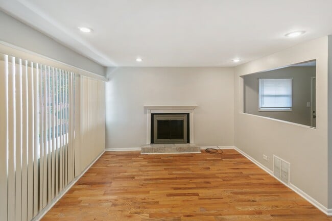Building Photo - 12138 S Elizabeth St