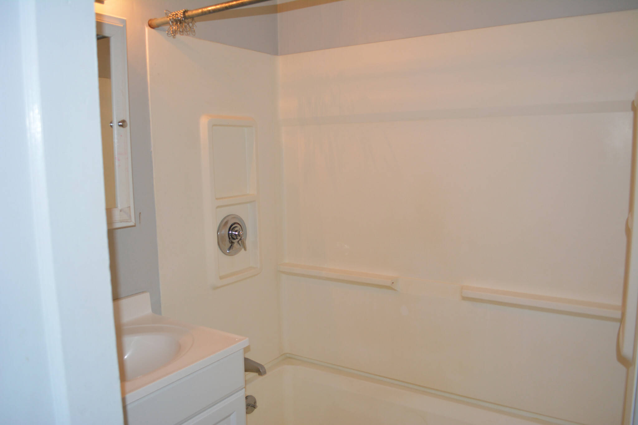 Bathroom 1 - 63 Freeman St