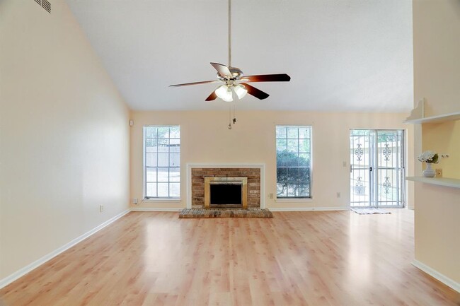 Building Photo - 12038 Flaxen Dr