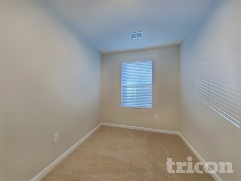 Building Photo - 8991 Celtic Dr