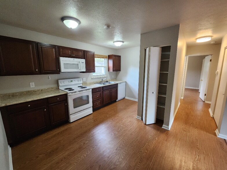 Building Photo - 2347 Graham Rd