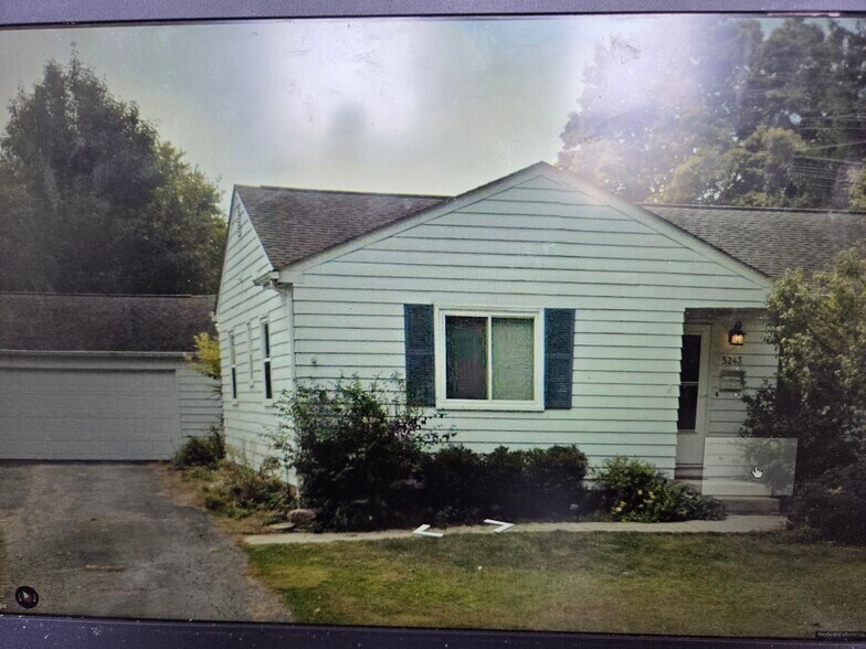 Building Photo - 5243 Conklin Dr