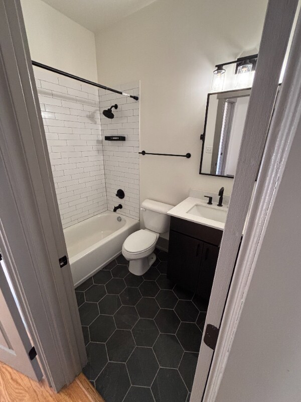 Building Photo - 1725 Elm St