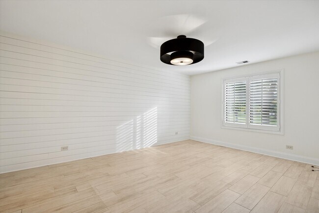 Building Photo - 801 79th St