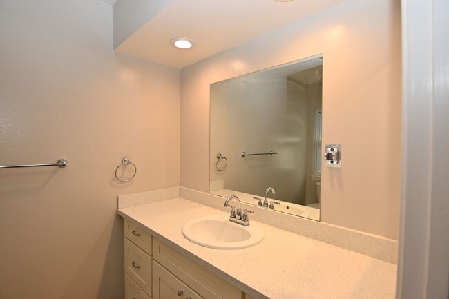 Building Photo - Updated Sunnyvale Beauty, 3/2 with AC