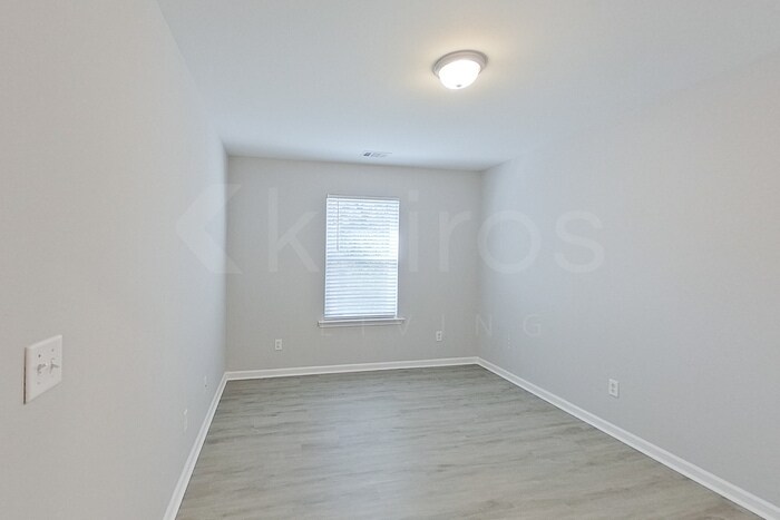 Building Photo - 112 Bluff Rd