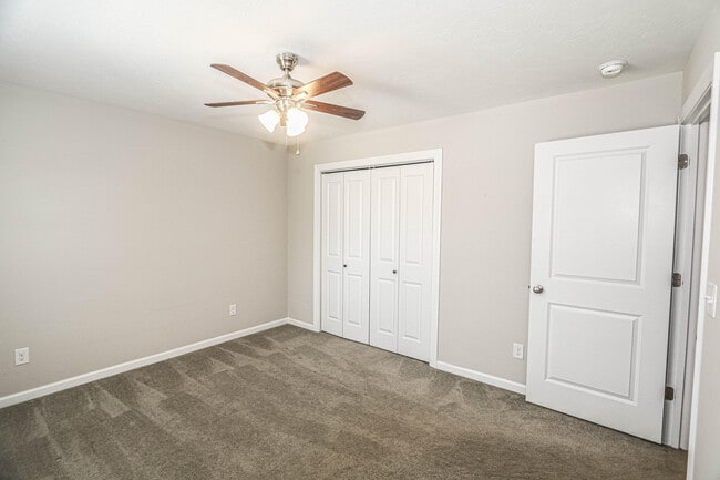Building Photo - 987 Glenhaven Dr