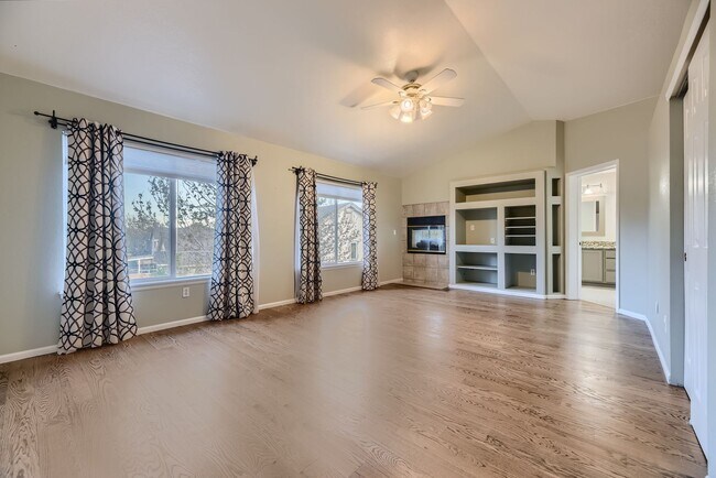Building Photo - Luxury Living Awaits in this Grant Ranch H...