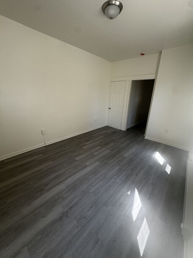 Building Photo - 222 N 12th St