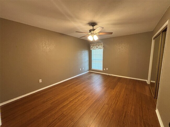 Building Photo - 3300 Wells Dr