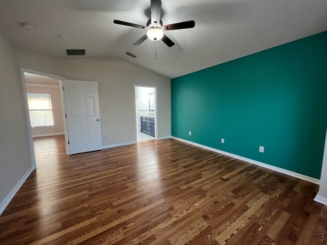 Building Photo - 3037 Bonkirk Dr