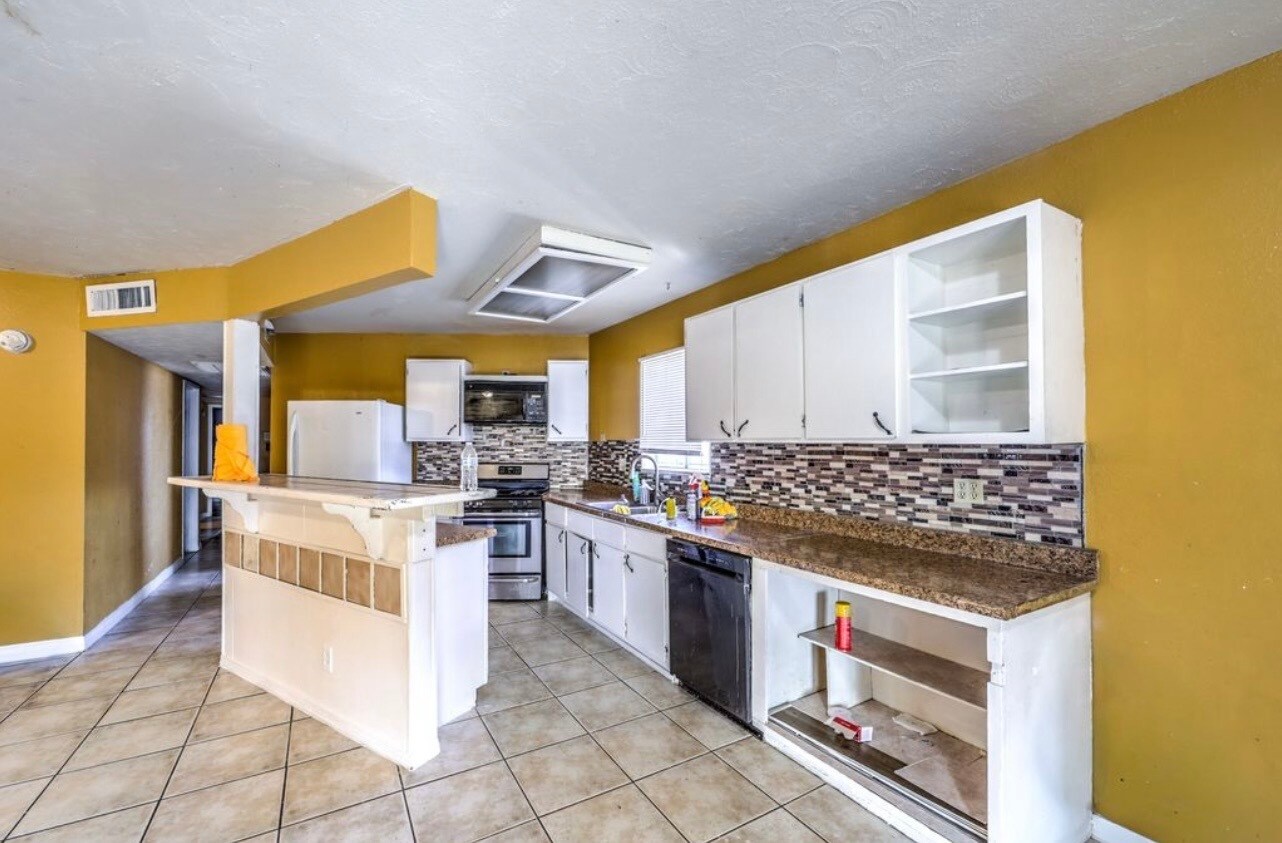 Building Photo - 5055 Arvada Way