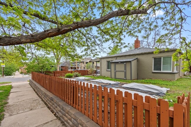 Building Photo - Available Now! Wonderful Sloan's Lake Home