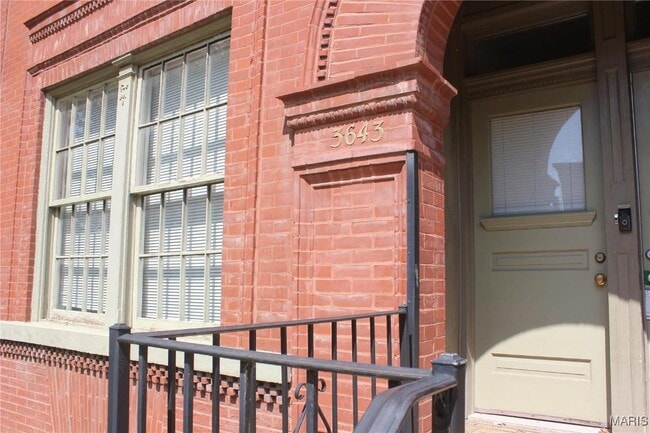 Building Photo - 3643 Shenandoah Ave