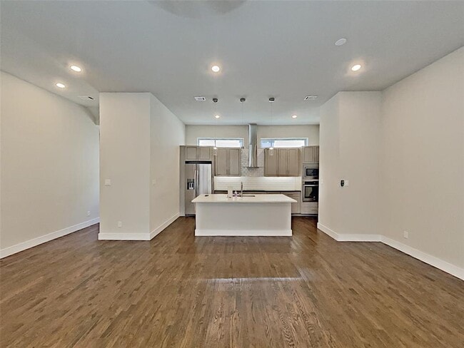 Building Photo - 5608 Lindell Ave