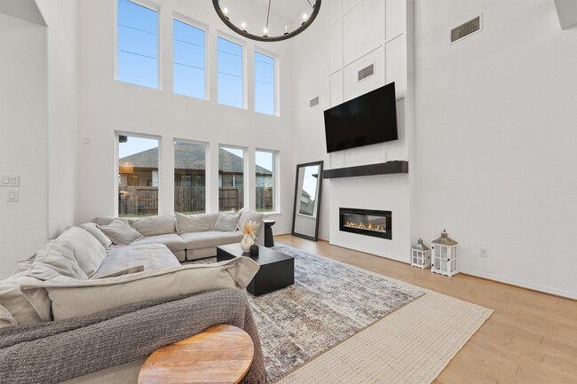 Building Photo - 30330 Parkside Passage Dr