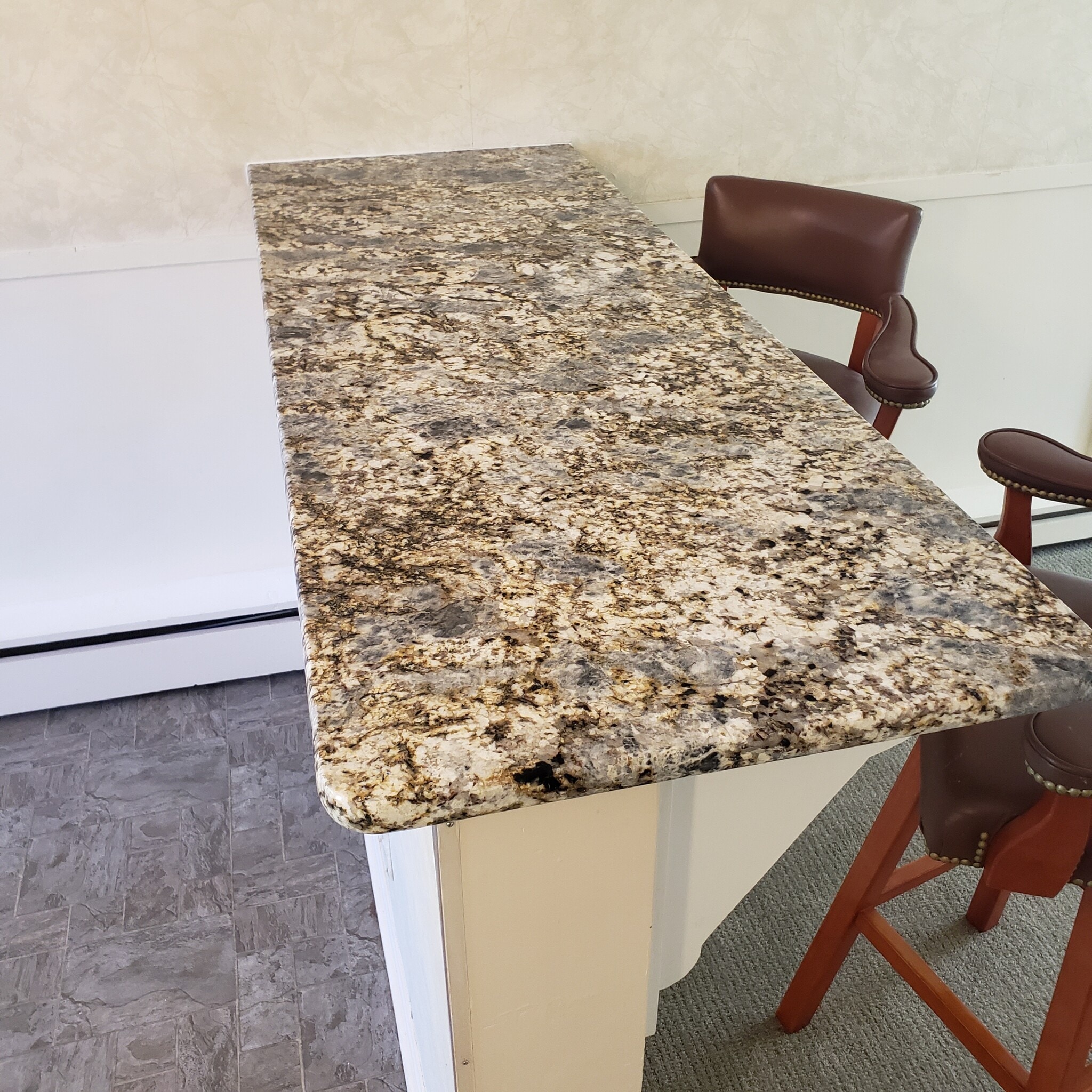 Granite counter top with two bar stools - 502 Canon Ave