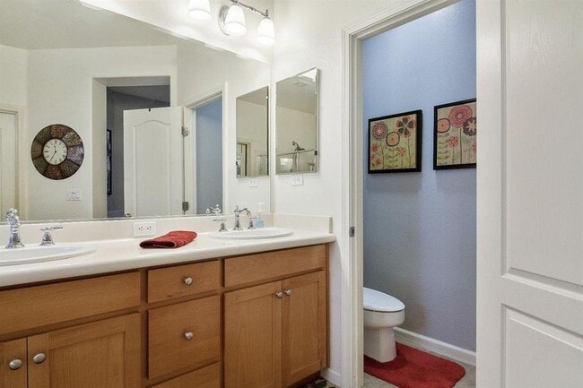 Building Photo - 2313 N Silvervale St