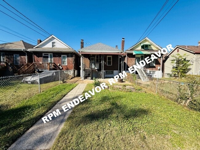 Building Photo - Move-In Ready 2-Bedroom Home with Fenced Yard in Quiet Neighborhood