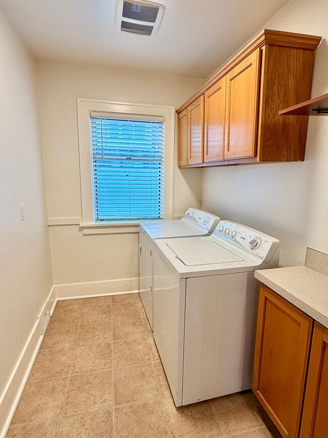 Building Photo - FORD DUPLEX