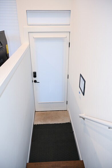 Building Photo - 2227 25th Ave S