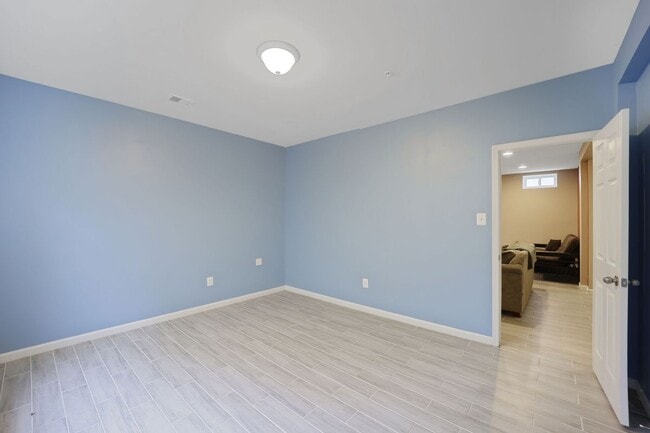 Building Photo - 9007 Central Park Dr