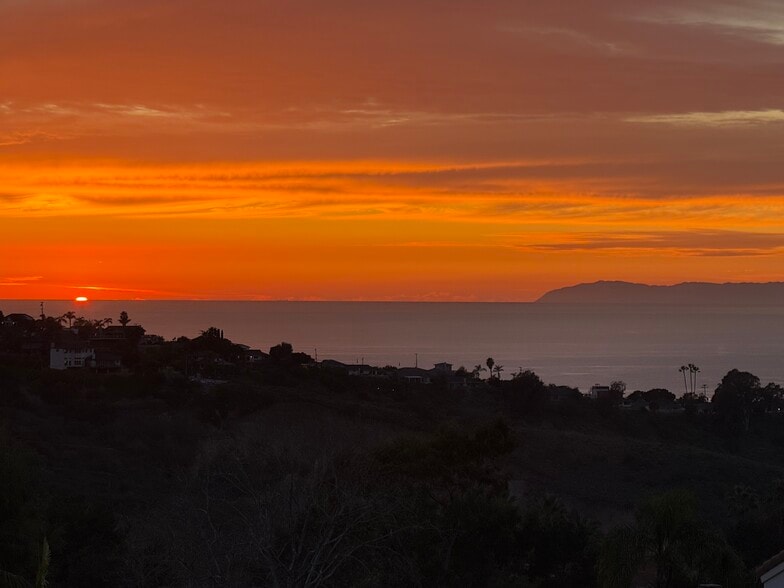 Building Photo - 42 Camino Katia