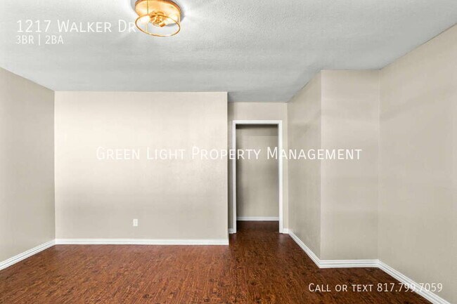 Building Photo - 1217 Walker Dr