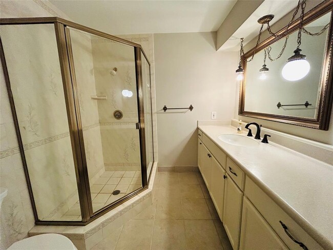 Building Photo - 11842 Deep Woods Dr