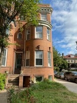 Building Photo - 1735 Park Rd NW