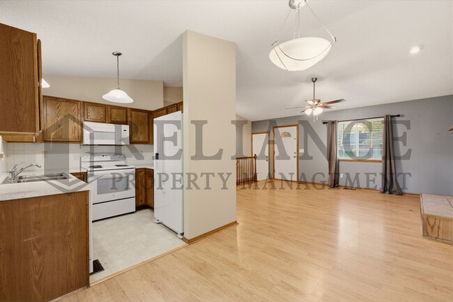 Building Photo - 2770 N Parkridge Ct