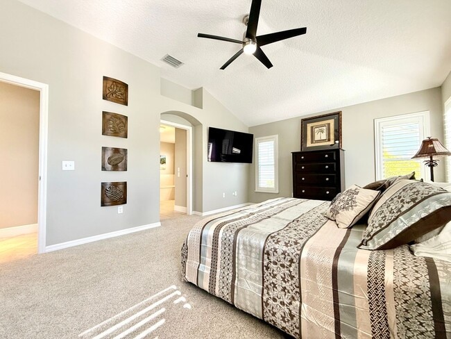 Building Photo - Live The Villages life: 3Bedrooms/2Baths furnished home with all the premier recreation access!