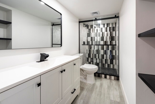 Building Photo - 2303 Lucaya Ln