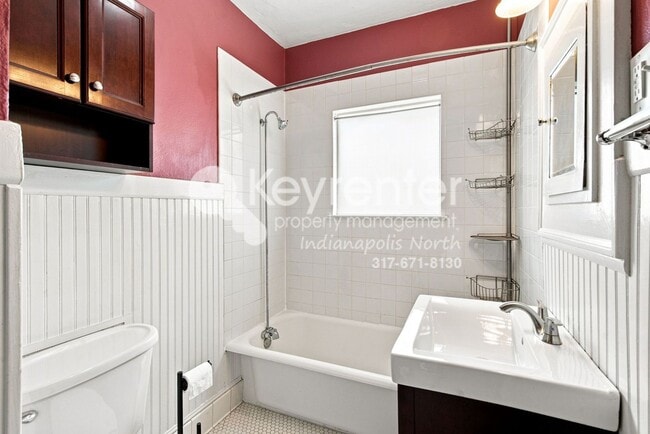 Building Photo - 528 W 43rd St