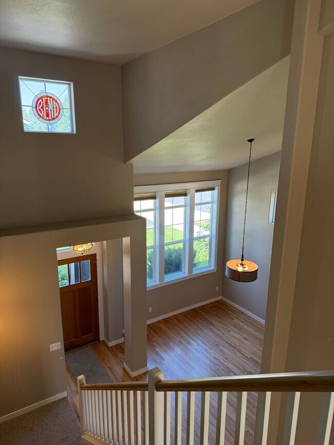 Building Photo - 61112 Snowbrush Dr
