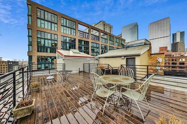 Building Photo - 626 W Randolph St
