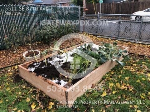 Building Photo - 5511 SE 87th Ave