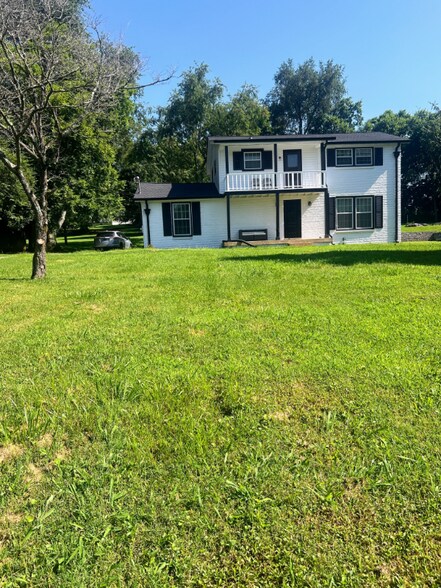 Primary Photo - 121 Sain Ave