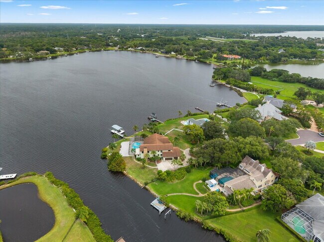 Building Photo - RENT THIS EXTRAORDINARY WATERFRONT HOME